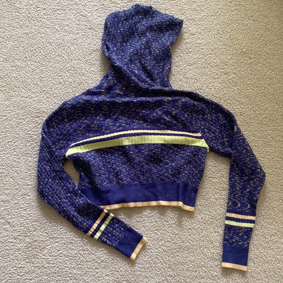 Urban Outfitters Cropped jacket with hood - Picture 2 of 3